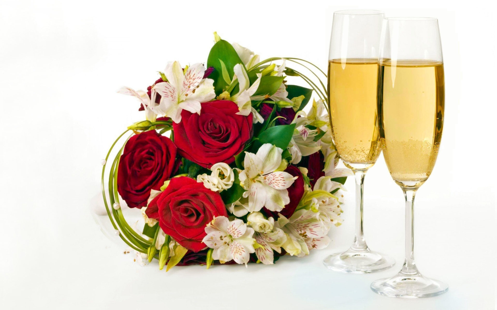 Bộ ảnh bó hoa hồng kèm hộp quà đầy ý nghĩa trong ngày lễ tình yêu Valentine - Hình 10