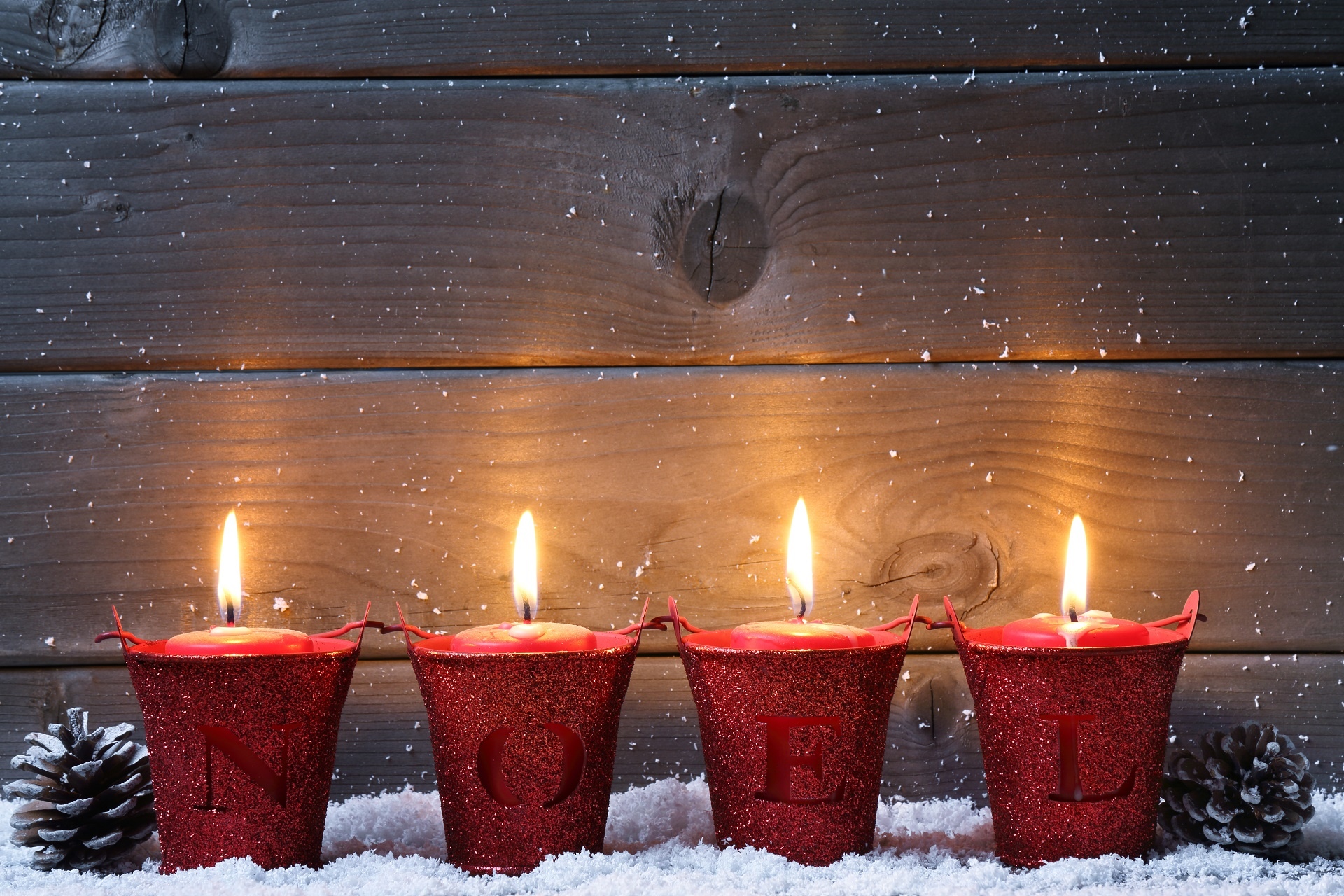 Hình ảnh những ngọn nến lung linh trong đêm Giáng sinh tuyệt đẹp - Ảnh 2