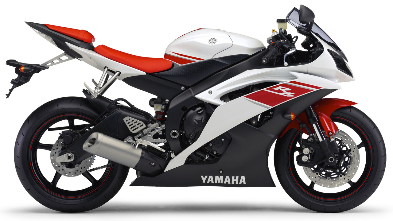 Vì ai cũng cần desktop ấn tượng, mời tải bộ hình nền mô tô Yamaha R1 –  GEARVN.COM
