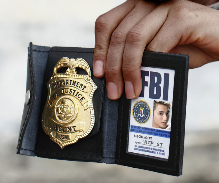 Bạn muốn trở thành đặc vụ FBI xịn xò? Hãy tạo thẻ FBI với bức ảnh của mình để sở hữu một danh tính đặc biệt và thật chuyên nghiệp. Hãy cùng xem hình ảnh liên quan để có ý tưởng tạo thẻ nhé!