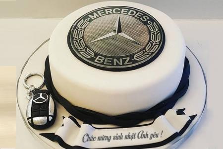 Viết tên lên bánh sinh nhật Mercedes- Benz sang trọng